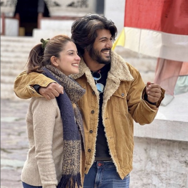 তুনিশার মৃত্যুর খবর প্রকাশ্যে আসতেই বলিপাড়ায় ঝ়ড় ওঠে। সমাজমাধ্যমে অভিনেত্রীর অন্তঃসত্ত্বা হওয়ার ভুয়ো খবর ছড়িয়ে পড়ে। তবে ময়নাতদন্তের রিপোর্টের ভিত্তিতে মুম্বই পুলিশ এই দাবি নস্যাৎ করে দেয়।