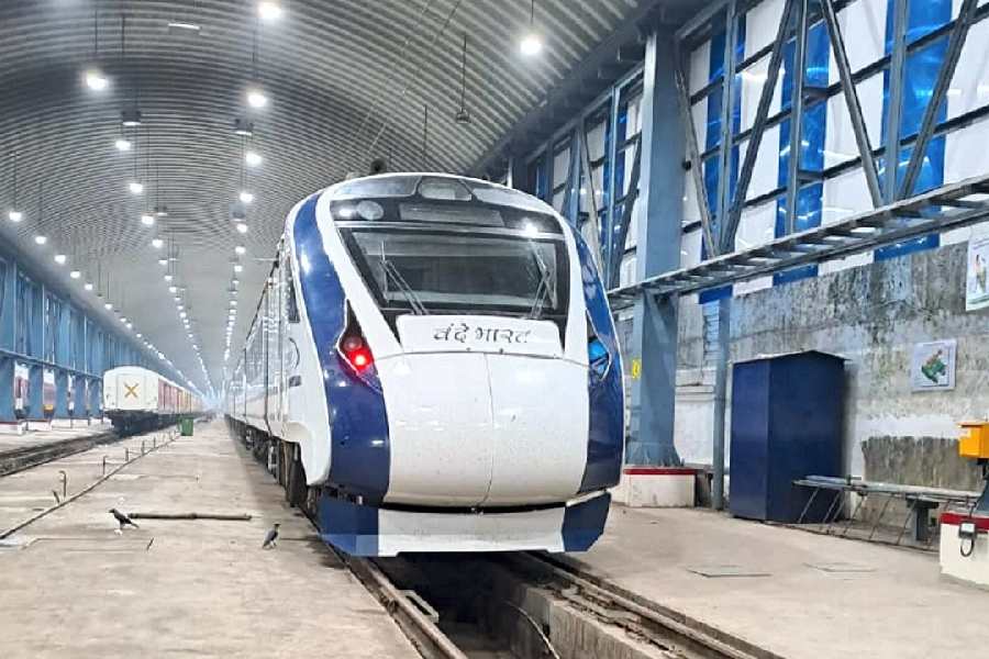 রাজ্যের প্রথম বন্দে ভারত ট্রেন এটি। তবে সারা দেশের হিসাবে বাংলার বন্দে ভারত এক্সপ্রেস ষষ্ঠ। 