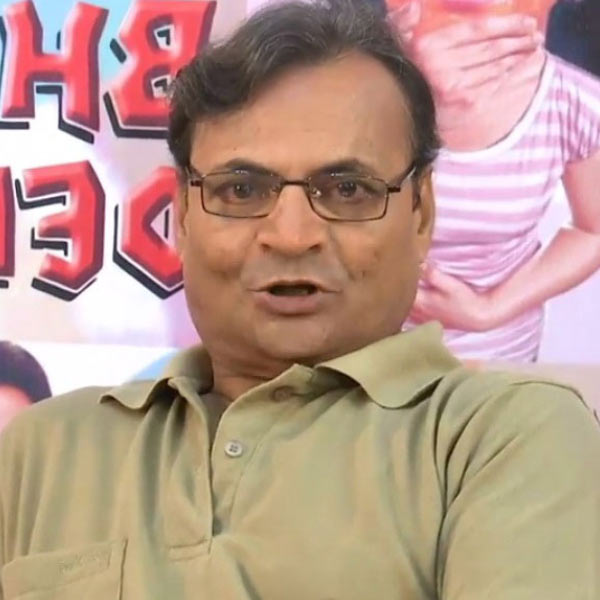 হঠাৎ এক দিন এক দোকানের সামনে লিলিপুটের সঙ্গে এক অপরিচিত ব্যক্তির আলাপ হয়। তিনি লিলিপুটকে নাটকে অভিনয় করার প্রস্তাব দেন। লিলিপুটও তাঁর প্রস্তাবে রাজি হয়ে যান। নাটকে ছোটখাটো চরিত্রে অভিনয় করতেন তিনি। অভিনয়ের গুণে কিছু দিনের মধ্যেই লিলিপুটকে নাটকের দলে সদস্য হিসাবে যোগ করা হয়। শুধু অভিনয় নয়, সংলাপ লেখা, এমনকি নাটকের গল্প লেখার দায়িত্বও দেওয়া হয় লিলিপুটকে।