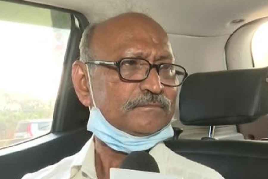 প্রায় আড়াই বছর পর সুশান্তের মৃত্যুরহস্যের খাতা আবার খুলে গিয়েছে। কুপার হাসপাতালের মর্গকর্মী চাঞ্চল্যকর দাবি করেছেন সম্প্রতি। তাঁর দাবি, সুশান্তকে খুনই করা হয়েছিল।