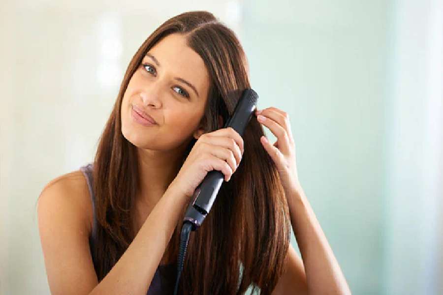 চুলের ঔজ্জ্বল্য শীতকালে ধরে রাখতেও কিছু ভুল এড়িয়ে চলা জরুরি।