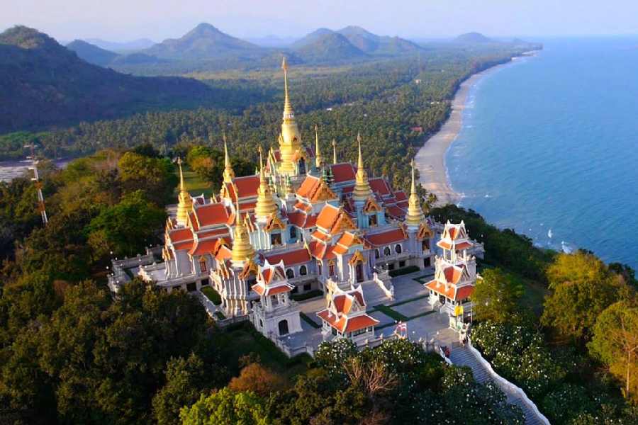 রোগীর বয়স ৫০। তাঁর বাড়ি দক্ষিণ কোরিয়ার সিওলে। সম্প্রতি তাইল্যান্ডে ছুটি কাটাতে গিয়েছিলেন। সেখান থেকে দেশে ফেরার ২৪ ঘণ্টার মধ্যেই মৃত্যু হয়।