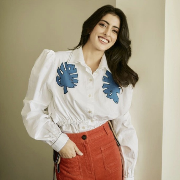 অমিতাভ বচ্চনের নাতনি নব্যা নাভেলি নন্দার টক শো ইতিমধ্যে বেশ জনপ্রিয় হয়েছে। জয়া বচ্চনের সঙ্গে তাঁর বার্তালাপ নিয়ে প্রচুর বিতর্কও হয়েছে। 