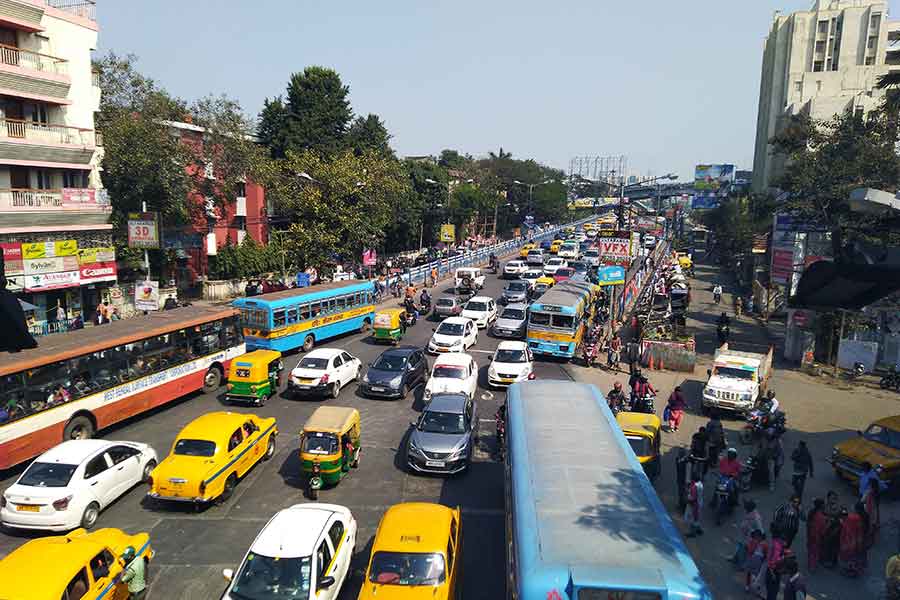 ২০২২ সালের ২৭ ডিসেম্বর কলকাতায় সর্বনিম্ন তাপমাত্রা ছিল ২০.৭ ডিগ্রি সেলসিয়াস। ২৬ ডিসেম্বরও প্রায় একই ছিল সর্বনিম্ন তাপমাত্রা। সোমবার সর্বনিম্ন তাপমাত্রা ছিল ২০.৩ ডিগ্রি সেলসিয়াস। সর্বোচ্চ তাপমাত্রা ছিল ২৮.৯ ডিগ্রি সেলসিয়াস।