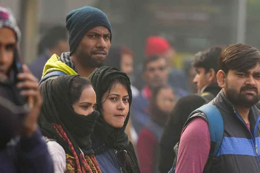 এর আগে ২০০৪ সালের ২১ এবং ২২ ডিসেম্বর কলকাতার সর্বনিম্ন তাপমাত্রা ছিল ২০ ডিগ্রি সেলসিয়াসের বেশি। ওই দু’দিনই শহরের সর্বনিম্ন তাপমাত্রা ছিল ২০.৪ ডিগ্রি সেলসিয়াস। সর্বোচ্চ তাপমাত্রা ২৭ থেকে ২৯ ডিগ্রি সেলসিয়াসের মধ্যে ঘোরাফেরা করেছে।