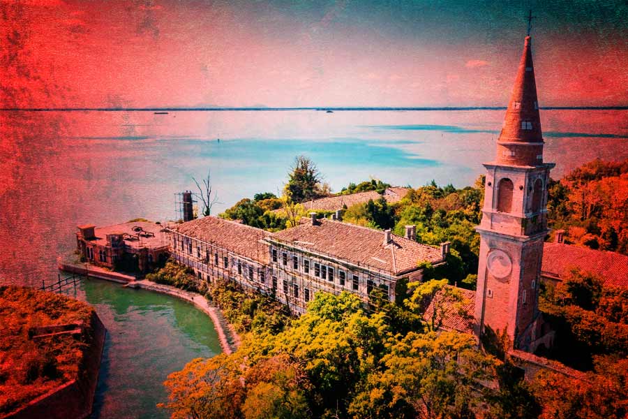 পভেলিয়াতে এক রোগীর চিকিৎসা করতে গিয়ে মৃত্যু হয় এক চিকিৎসকের। দ্বীপের একটি টাওয়ার থেকে ঝাঁপ দিয়ে মারা যান তিনি। অনেকের দাবি, ‘প্রেতাত্মা’র ভয়ে মানসিক স্থিতি হারিয়ে ফেলেছিলেন তিনি। তাই টাওয়ার থেকে ঝাঁপ দিয়ে আত্মহত্যা করেন তিনি।