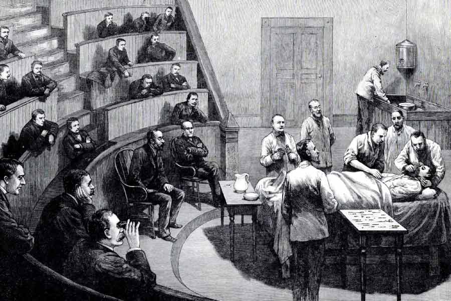 তাঁর কেরিয়ার যখন অস্তমিত, তখন রবার্ট ‘রয়্যাল সোস্যাইটি’তে যুক্ত হন। মৃত্যুর ৬ বছর আগে পর্যন্ত সেখানে শিক্ষকতা করেই দিনযাপন করতেন তিনি।