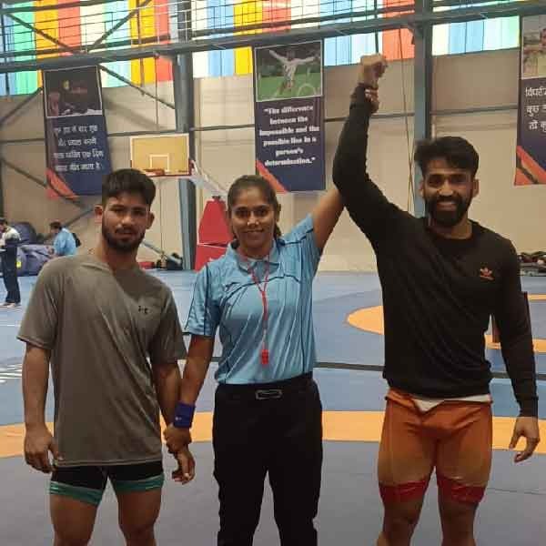 বিশাখাপত্তনমে রেফারি শ্বেতা।