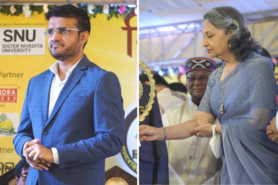 সৌরভ গঙ্গোপাধ্যায় এবং শর্মিলা ঠাকুর