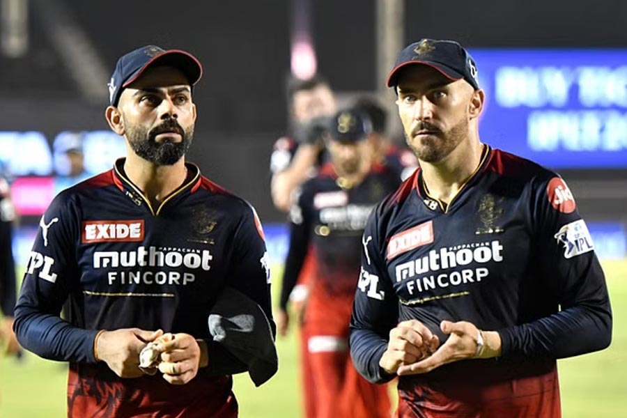 আইপিএল-এর ছোট নিলাম নিয়ে আরসিবি খুব একটা ব্যস্ত ছিল না। যে সব ক্রিকেটারদের জন্য আরসিবি দর হাঁকিয়েছিল, তাঁদের বেশির ভাগকেই তারা কিনতে পেরেছে।