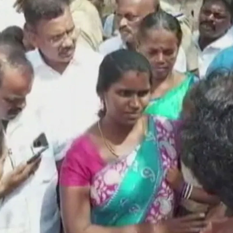 পুলিশ ওই মহিলার বিরুদ্ধেও অভিযোগ দায়ের করে। জেলাশাসকের এই পদক্ষেপের প্রশংসা করেছেন গ্রামবাসীরা।