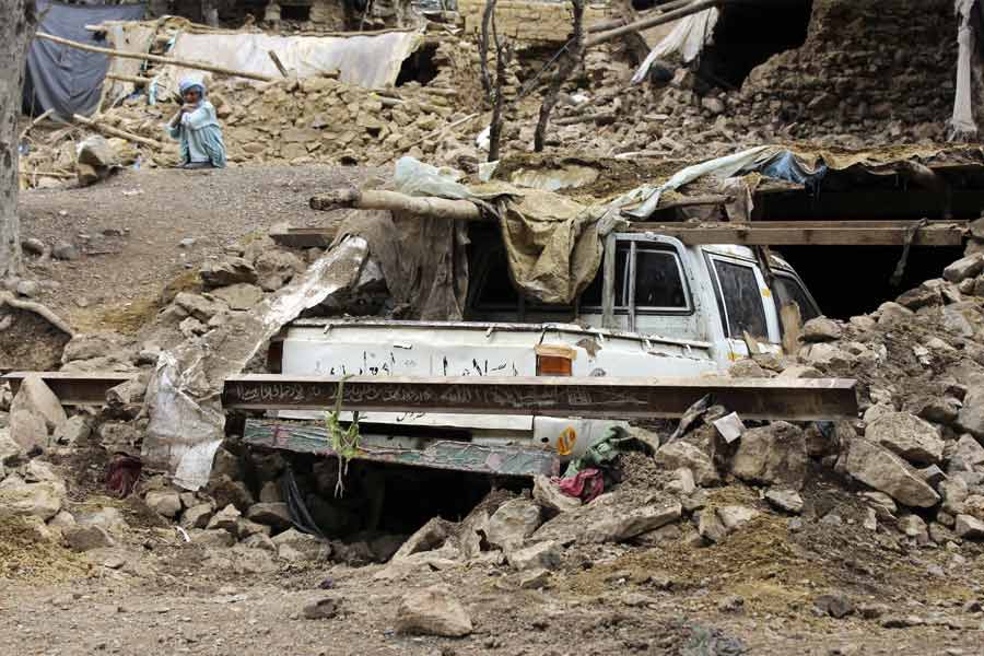 বছরভর থেকে থেকে কেঁপে উঠেছে পৃথিবীর নানা প্রান্ত। সবচেয়ে প্রাণঘাতী ভূমিকম্প হয় আফগানিস্তানে। ২২ জুনের সেই ভূমিকম্পে ব্যাপক ক্ষয়ক্ষতি হয় দক্ষিণ আফগানিস্তানে। রিখটার স্কেলে কম্পনের মাত্রা ছিল ৬.২। আফগানিস্তানের বিস্তীর্ণ অঞ্চল এবং পাকিস্তানে এই ভূকম্পের প্রভাব পড়েছিল। ভূমিকম্পের জেরে মারা যান অন্তত ১১৬৩ জন মানুষ। আহতের সংখ্যা ৬ হাজারের বেশি।