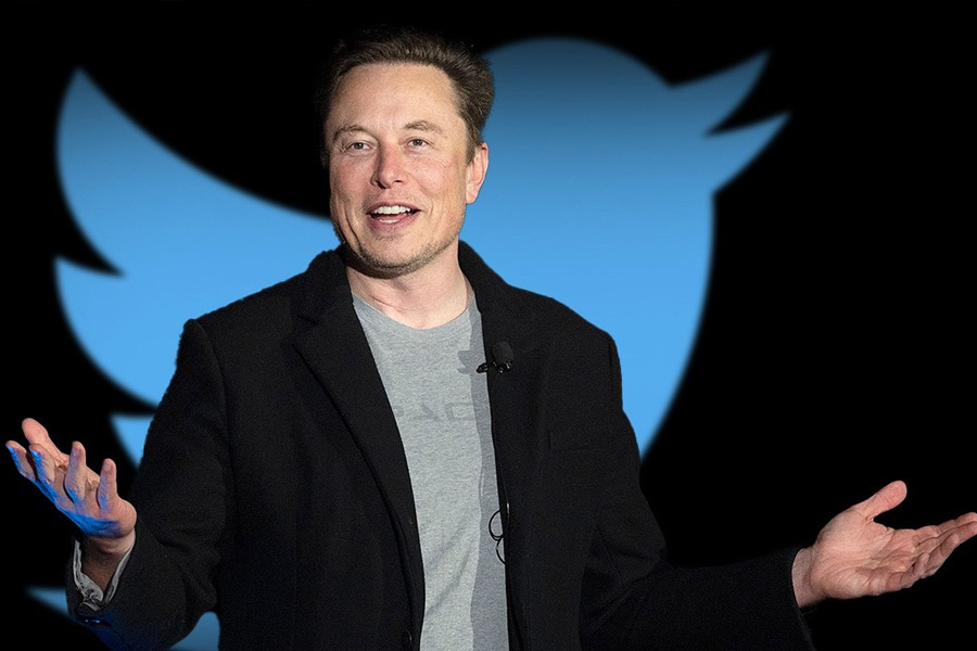 টুইটারের মালিকানায় রদবদল ২০২২ সালের অন্যতম চর্চিত এবং স্মরণীয় অধ্যায়। ২৮ অক্টোবর ৪ হাজার ৪০০ কোটি ডলারের অধিগ্রহণ চুক্তি চূড়ান্ত করে টুইটার কিনে ফেলেন বিশ্বের অন্যতম ধনী ইলন মাস্ক। মালিকানা হাতে পেয়েই তিনি টুইটারের শীর্ষ কর্তাদের ছাঁটাই করেন। তার পর গণছাঁটাইয়ের পথে হাঁটেন ধনকুবের। সংস্থার প্রায় ৭৫ শতাংশ কর্মী রাতারাতি চাকরি হারান।