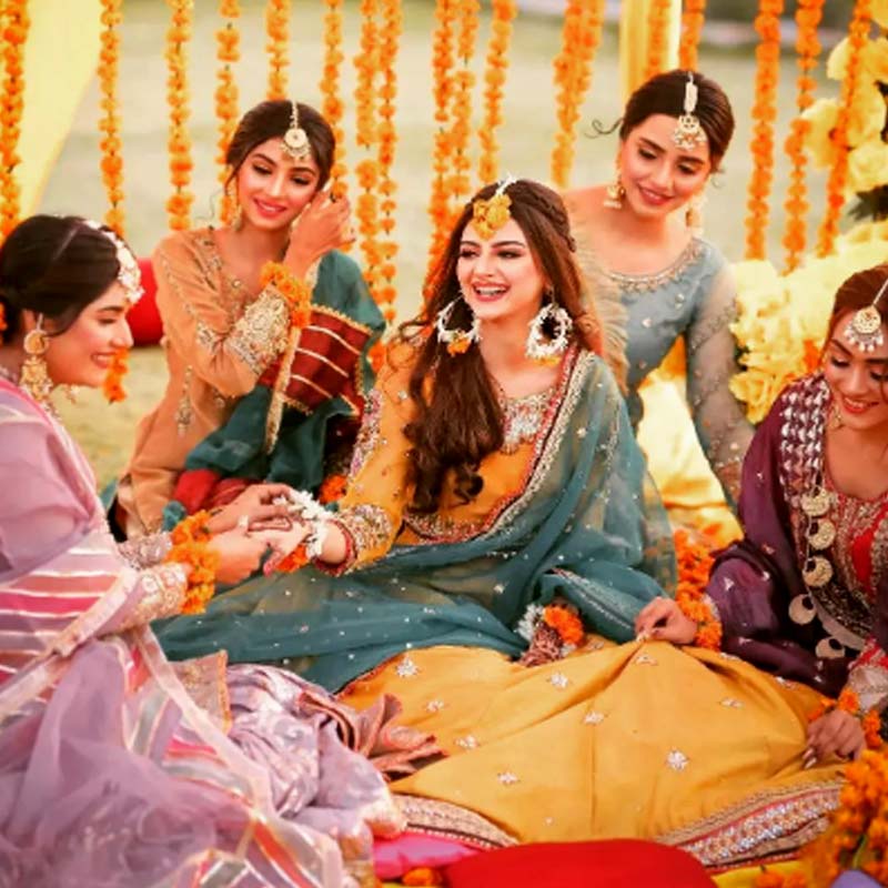 পড়াশোনার পাশাপাশি মডেলিংয়ের দিকেও ঝোঁক রয়েছে মুজ়নার। নামী পোশাক তৈরির সংস্থার সঙ্গে যুক্ত তিনি।