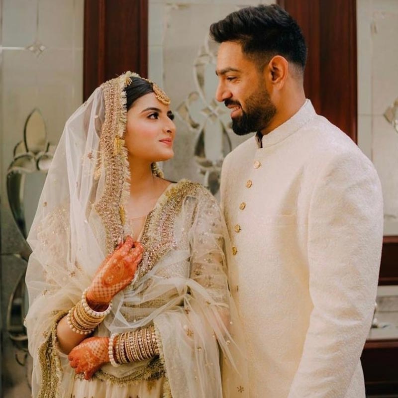 অনেকে বলেন, প্রভাবী বা ‘সোশ্যাল মিডিয়া ইনফ্লুয়েন্সার’ হয়েও কাজ করেন মুজ়না। তবে বিয়ের পরের দিন হ্যারিস একটি টুইট করে নেটব্যবহারকারীদের নজর কাড়েন।