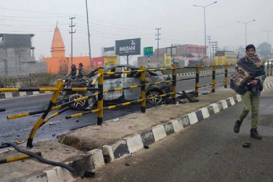  কী গাড়ি চালাচ্ছিলেন পন্থ? এ নিয়ে বিভ্রান্তি ছড়িয়েছিল। কেউ কেউ দাবি করেছেন তিনি বিএমডব্লিউ চালাচ্ছিলেন। তবে পুলিশ জানিয়েছে, মার্সিডিজ় গাড়ি চালাচ্ছিলেন ক্রিকেটার। 