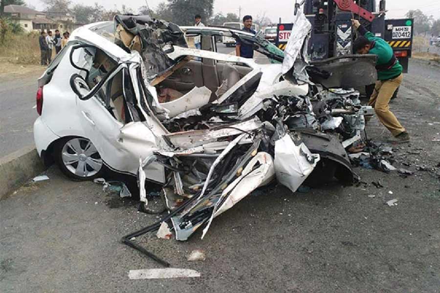 ২০২১ সালে পথদুর্ঘটনায় আহত হয়েছেন, ৩ লক্ষ ৮৪ হাজার ৪৪৮ জন। যেখানে ২০২০ সালে সড়ক দুর্ঘটনার সংখ্যা ছিল ৩ লক্ষ ৫৪ হাজার। 