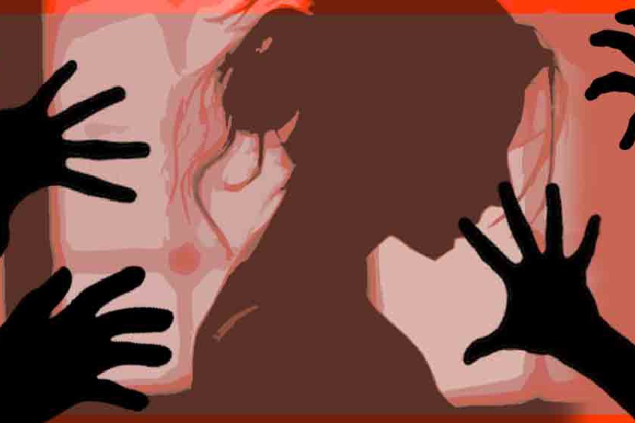ভারতী বিদ্যাপীঠ থানায় অভিযোগ জানান ওই মহিলা অটোচালক।