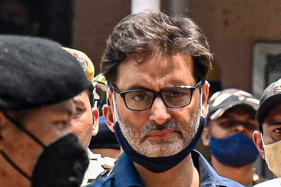 ২৫ মে: জঙ্গিদের আর্থিক মদতের অপরাধে কাশ্মীরের বিচ্ছিন্নতাবাদী নেতা তথা ‘জম্মু-কাশ্মীর লিবারেশন ফ্রন্ট’ (জেকেএলএফ) প্রধান ইয়াসিন মালিককে যাবজ্জীবন কারাদণ্ডের সাজা দিল এনআইএ আদালত।