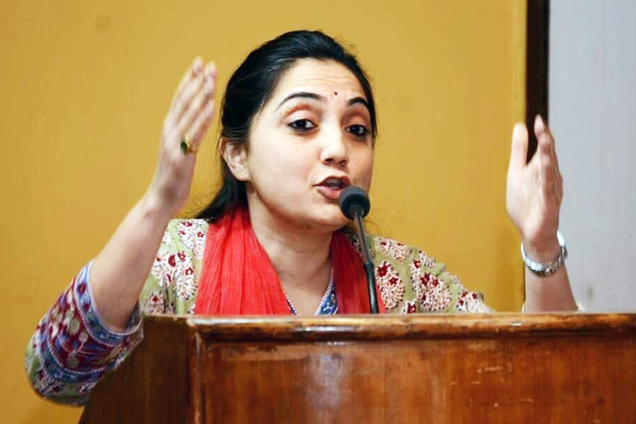  ২৬ মে: জ্ঞানবাপী মসজিদ নিয়ে টিভি চ্যানেলে বিতর্কের সময় বিজেপি মুখপাত্র নূপুর শর্মার বিরুদ্ধে আপত্তিকর মন্তব্যের অভিযোগ। আরব দেশগুলির প্রতিবাদ এবং দেশজোড়া বিতর্কের জেরে নূপুরকে সাসপেন্ড করে বিজেপি।