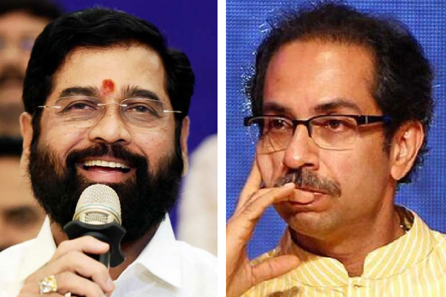 ২০ জুন: অধিকাংশ শিবসেনা বিধায়ককে নিয়ে মুখ্যমন্ত্রী উদ্ধব ঠাকরের বিরুদ্ধে বিদ্রোহ একনাথ শিন্ডের। গরিষ্ঠতা হারিয়ে ২৯ জুন উদ্ধবের ইস্তফা। পরের দিন মুখ্যমন্ত্রী পদে শিন্ডের শপথ। উপমুখ্যমন্ত্রী বিজেপির দেবেন্দ্র ফডণবীস।