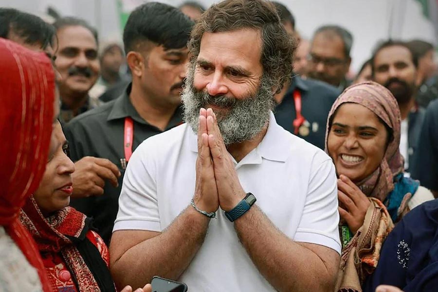 ৭ সেপ্টেম্বর: রাহুল গান্ধীর নেতৃত্বে কন্যাকুমারী থেকে কাশ্মীর পর্যন্ত ‘ভারত জোড়ো যাত্রা’ শুরু হল। যাত্রার মাঝেই ১৯ অক্টোবর কংগ্রেস সভাপতি নির্বাচনে শশী তারুরকে হারিয়ে জিতলেন মল্লিকার্জুন খড়্গে। 