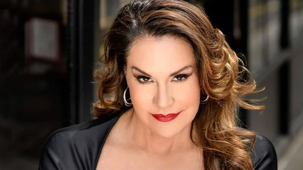 তবে তাঁর প্রেমের মধ্যেও কিন্তু আছে একটি চমক। ৪৯ বছর বয়সি গোয়েনেথের প্রেমিকের তালিকা দেখলে বোঝা যাবে আসলে ‘পরকীয়া প্রেমে’র়় প্রতি বেশি আসক্তি তাঁর।