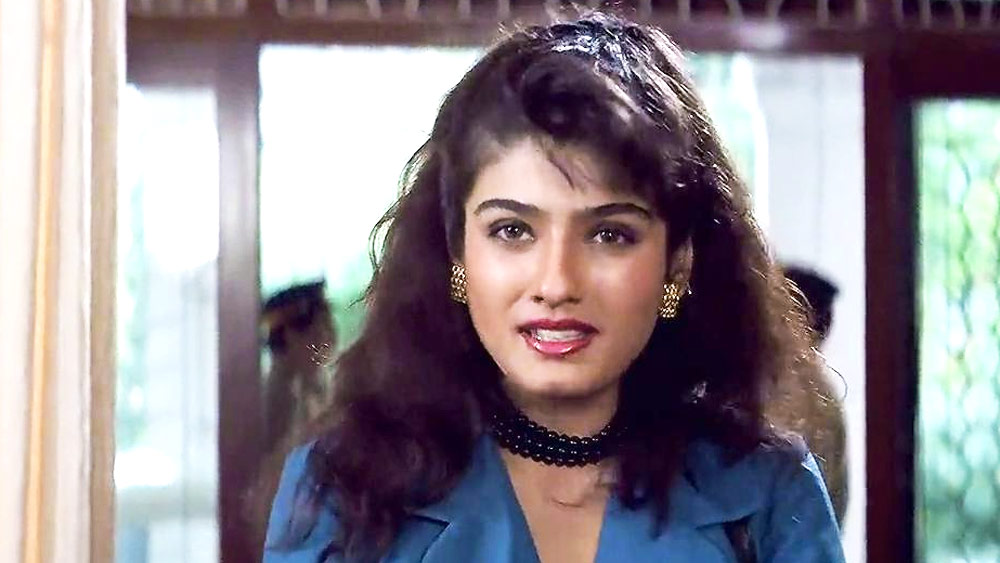 পেশাগত কারণে নয়, নায়কের প্রেমিকার ‘নিরাপত্তাহীনতা’র কারণে এক সময় একাধিক ছবি হাতছাড়া হয়েছিল ‘মোহরা’ নায়িকার। কোনও দোষ না থাকা সত্ত্বেও নিঃশব্দে সরে যেতে হয়েছিল তাঁকে। তেমনটাই দাবি করেছেন রবিনা।