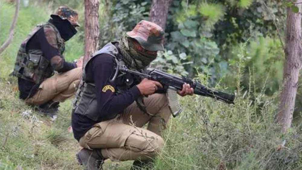 ত্রিপুরার চরমপন্থী সংগঠন অল ত্রিপুরা টাইগার ফোর্স এবং ন্যাশনাল লিবারেশন ফ্রন্ট অব ত্রিপুরাকেও নিষিদ্ধ করা হল। ত্রিপুরায় দীর্ঘ দিন ধরে জঙ্গি কার্যকলাপ চালানোর অভিযোগ রয়েছে এই দু’টি সংগঠনের বিরুদ্ধে। ভারতের পার্বত্য এলাকার সক্রিয় সংগঠনগুলির মধ্যে নিষিদ্ধের তালিকায় রয়েছে অখিল ভারত নেপালি একতা সমাজ, গারো ন্যাশনাল লিবারেশন আর্মি, কামতাপুর লিবারেশন অর্গানাইজেশন-এর সমস্ত সংগঠনগুলি।