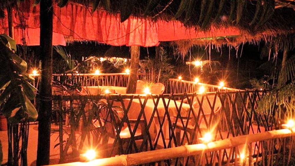 রূপার্ক গ্রামটি মাত্র বারো একর জায়গা নিয়ে ভ্রমণকারীদের জন্যই বিশেষ ভাবে তৈরি। শহর থেকে একটু দূরে নিরিবিলি ছুটি কাটাতে আপনি রওনা হতেই পারেন এই অঞ্চলের উদ্দেশ্যে।  