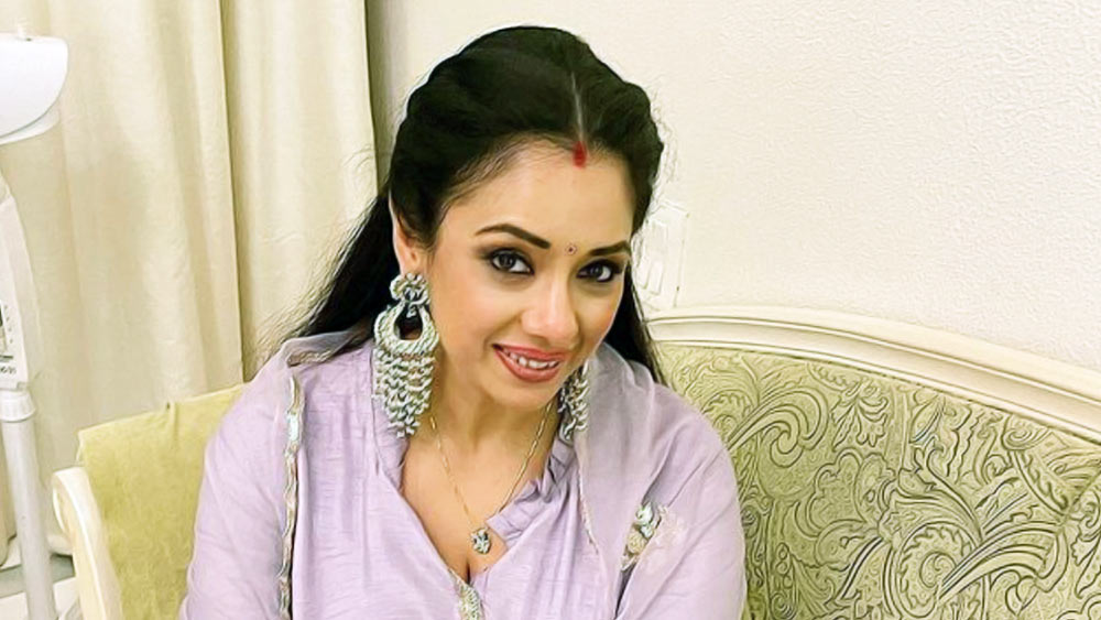 পরিচালক অনিল গঙ্গোপাধ্যায়ের মেয়ে হওয়ার সুবাদে ফিল্মি পরিবেশে ব়ড় হয়েছেন। তবে বাবার মতো পরিচালনার বদলে অভিনয় বেছে নিয়েছেন রূপালি গঙ্গোপাধ্যায়। মাত্র সাত বছর বয়সে ক্যামেরার সামনে আসা। বাবার পরিচালিত হিন্দি ফিল্ম— ‘সাহেব’। তার পর চারটি ফিল্ম করলেও টেলিভিশনকেই বেছে নিয়েছেন রূপালি।  তার আগে অবশ্য হোটেল ম্যানেজমেন্ট নিয়ে পড়াশোনা সেরে ফেলেছিলেন।