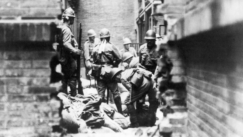 কমিশনের মাধ্যমে মের্কের্সের বিপুল সম্পত্তি ফেরানোর কাজ মিটলেও এ নিয়ে আজও তর্ক মেটেনি। কত পরিমাণ সোনা-রুপোর সম্পত্তি গলিয়ে ফেলা হয়েছিল এবং তা ব্যাঙ্কের মুদ্রার সঙ্গে মিশে গিয়েছিল, তা নিয়ে বিতর্ক কম নয়।