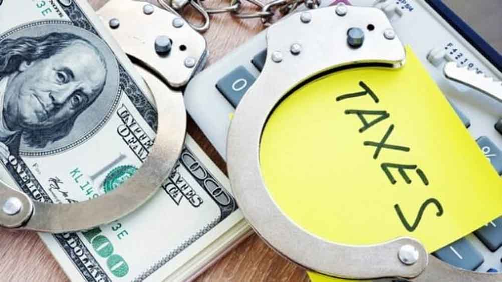 কর্মীদের কাজ ছিল, আমেরিকার নাগরিকদের ভয় দেখিয়ে টাকা আদায় করা। ভয় দেখানো হত কর ফাঁকি দেওয়া সংক্রান্ত বিষয়ে। নিয়ম মেনে যদি কেউ কর দিয়েও দিতেন, তবে তাঁকেও বোকা বানানোর উপায় ছিল। কর্মীদের সব রকম পরিস্থিতির জন্য তৈরি করা কথোপকথনের স্ক্রিপ্ট দিয়ে রাখার ব্যবস্থা ছিল সাগরের কলসন্টারে। কর্মীদের চোস্ত আমেরিকান উচ্চারণে আগে থেকে তৈরি রাখা সেই সব যুক্তি শুনে বোকা বনতেন অনেকেই।