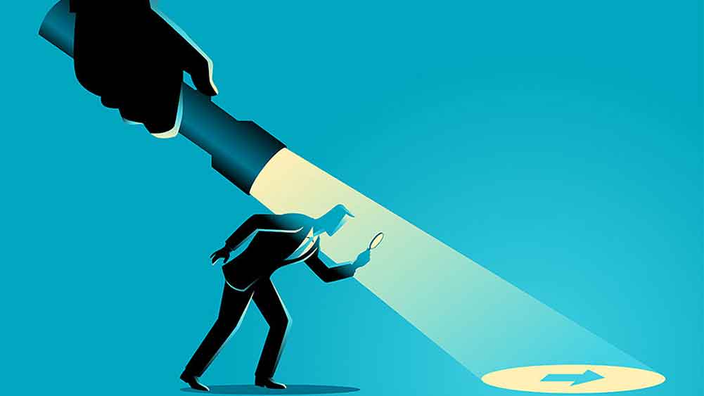 এঁকে ধরতে একটা সময়ে নাকানি-চোবানি খেয়েছেন গোয়েন্দারা। সফল হননি। আত্মগোপন করতে দুবাইয়ে চলে যান সাগর। তবে তখনও ভারতে তাঁর ব্যবসা চলছে পুরোদমে। সামলাচ্ছেন বিশ্বস্তেরা। 