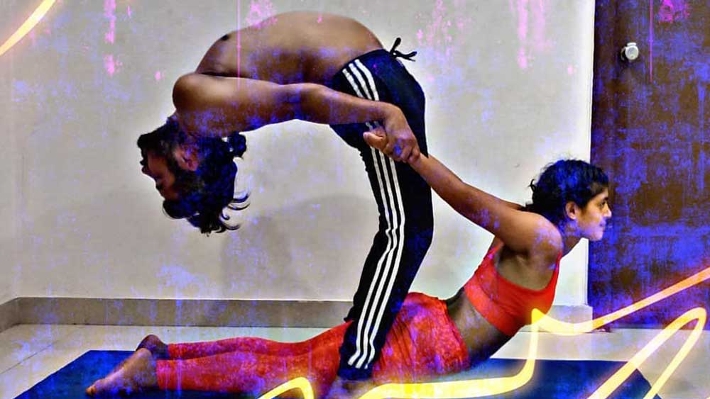 উত্তরপ্রদেশের রথ বিধানসভা কেন্দ্রে এসপি-র বর্তমান বিধায়ক গয়াদিন অনুরাগীর পরিবর্তে চন্দ্রাবতীকে প্রার্থী করা হয়। 