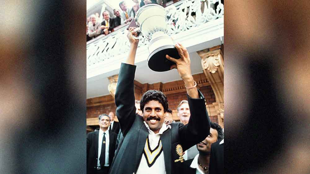 ঐতিহাসিক: ২৫ জুন, ১৯৮৩। বিশ্বকাপ হাতে কপিল। 