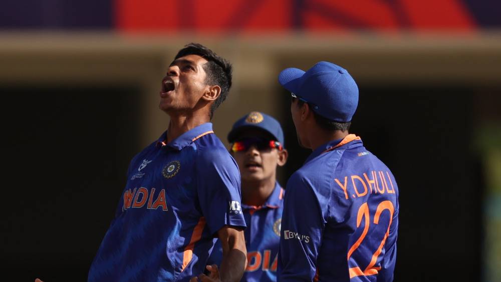 সরাসরি: ফিরলেন থমাস, তৃতীয় উইকেট পেল ভারত