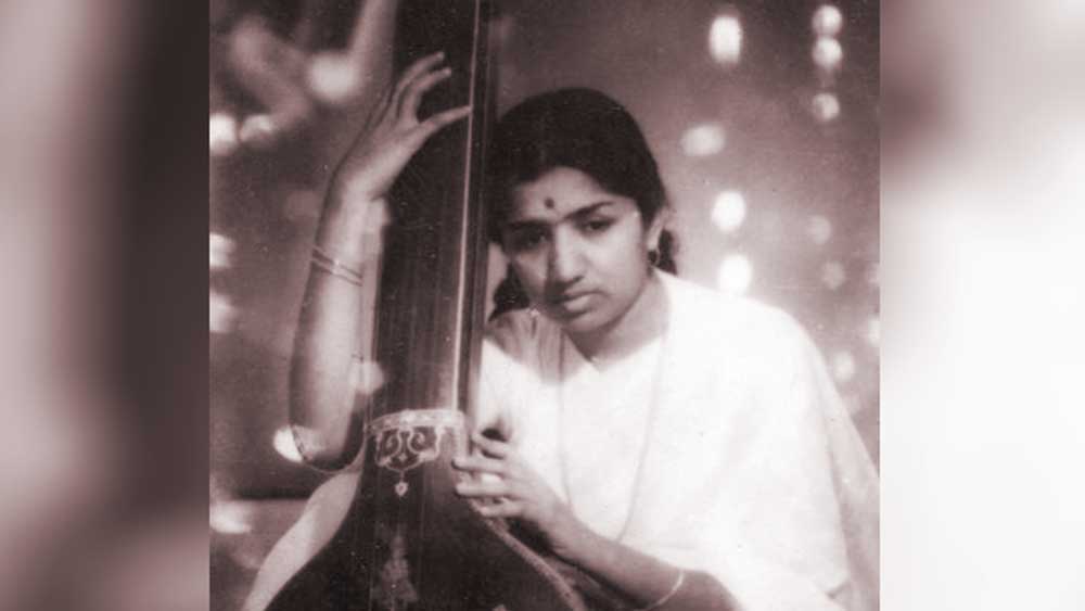 সরস্বতীর আলো।