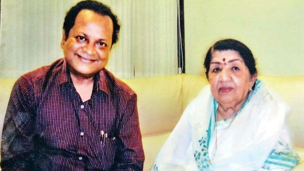 দেবপ্রসাদ চক্রবর্তী, লতা মঙ্গেশকর