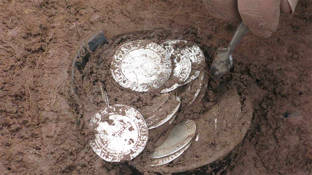 গেটার উপহার দেওয়া মেটাল ডিটেক্টরটির দাম ছিল সাড়ে ৪০০ ডলার। তবে তার সাহায্যেই যে এত ‘ধনপ্রাপ্তি’ হবে তা কে জানত! ১৯৯২ সালে তার আর্থিক মূল্য ছিল ১৭ লক্ষ ৫০ হাজার পাউন্ড। স্বাভাবিক ভাবেই আজ তার বাজারদর আরও বেশি।