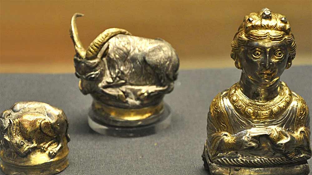 ব্রিটিশ মিউজিয়ামের প্রত্নতত্ত্ববিদরা জানিয়েছিলেন, ২০২০ সাল পর্যন্ত এর আর্থিক মূল্য ৩৬ লক্ষ ৪০ হাজার পাউন্ড। ভারতীয় মুদ্রায় যার মূল্য ৩৬ কোটি ৭৮ লক্ষ টাকা।