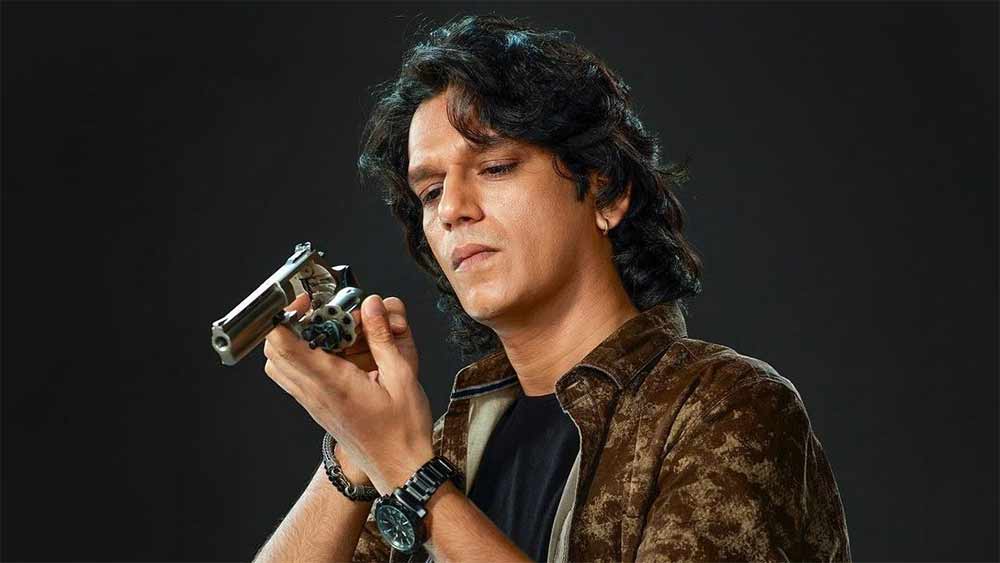 চিরাচরিত হিরোসুলভ না হলে কী হবে? অভিনেতা বিজয় বর্মার দক্ষতায় অনেকেই মুগ্ধ। সে তালিকায় ছিলেন প্রয়াত ইরফান খানও।