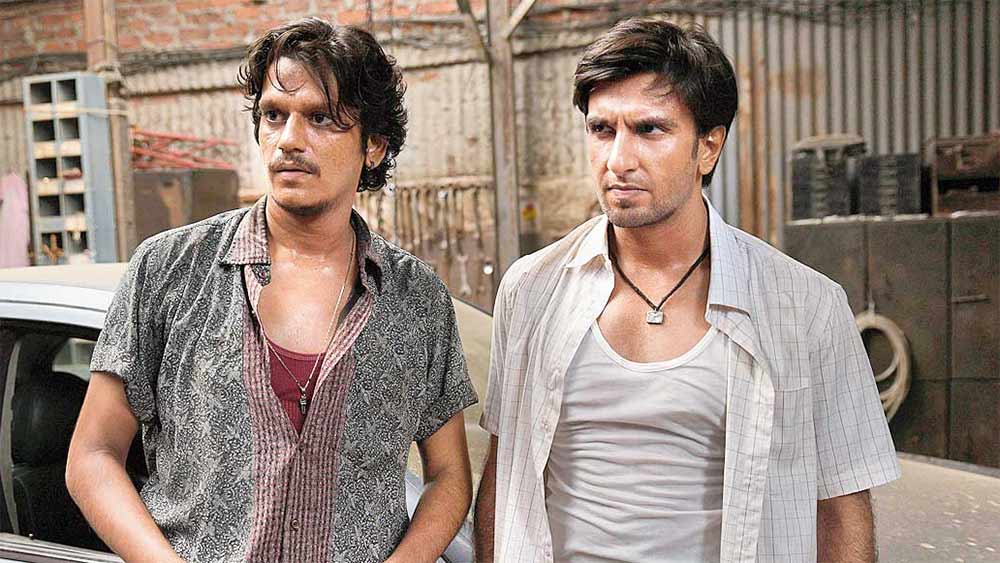 তাঁর গুণমুগ্ধদের মধ্যে রয়েছেন আলিয়া ভট্টও। যাঁর সঙ্গে ‘ডার্লিংস’-এ এ বার দেখা যাবে বিজয়কে। তাঁর নাম সুপারিশ করেছিলেন আলিয়াও। জশমীত কে রীনের পরিচালনায় শ্যুটিংয়ের পর তার পোস্ট প্রোডাকশন চলছে।