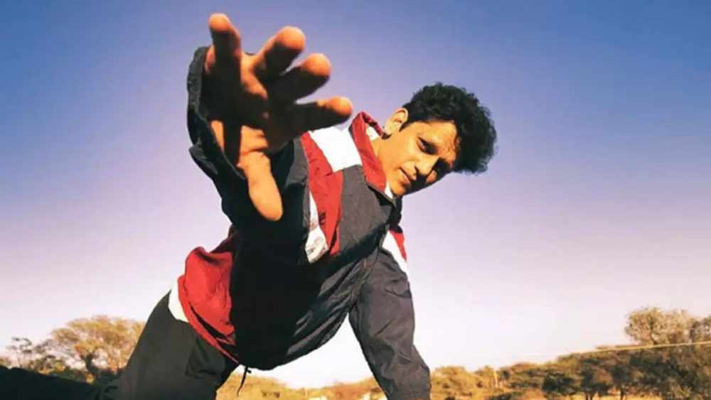 তিনি ‘খলনায়ক’। তবে পর্দায় তাঁর উপর ভরসা করা যায়। এমনও বলতে শুরু করেছেন অনেকেই। ‘গাল্লি বয়’-এর মইন কি এ বার বলবেন, ‘‘আপনা টাইম আ গয়া!’’ 