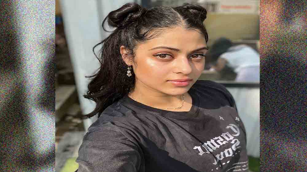 সঙ্গীতমহল সূত্রের খবর, জনাই-এর সাঙ্গীতিক রুচি ও দক্ষতাও ঠাকুমার মতোই বৈচিত্র্যময়।  