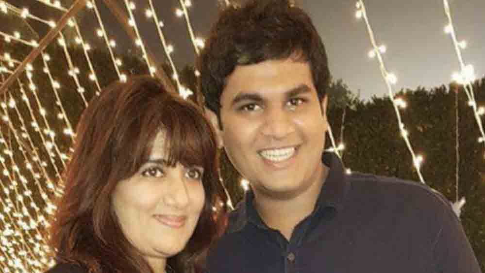 পাঁচ বছর বয়সেই মীনা মঙ্গেশকরের কন্যা রচনা খাদিকর শাহ্-এর সঙ্গীতচর্চায় হাতেখড়ি হয়, চলতে থাকে তালিম।