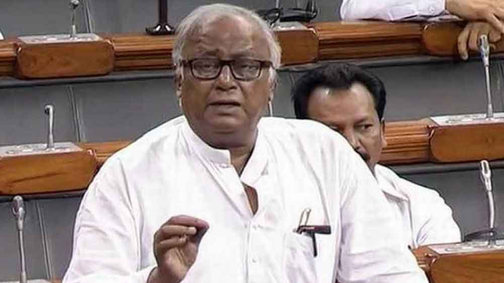 দাদা এই বয়সেও বালখিল্য আচরণ করে মজা পান! সংসদে কেন সৌগতকে কটাক্ষ মোদীর