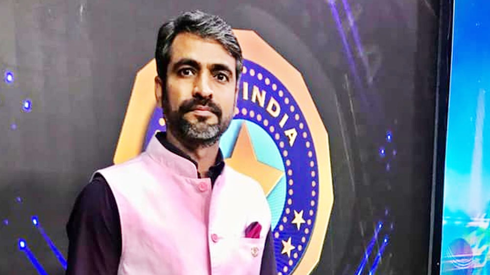 ক্রিকেট ছাড়ার পর কী করছেন ৪০ বছরের রাতরা? সে সম্পর্কে বিশেষ কিছু জানা যায় না।