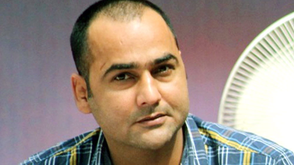 ৩৯ বছরের মিহির ক্রিকেট থেকে বিদায় নেওয়ার পর নেটমাধ্যমে বেশ সক্রিয়। দিল্লিতে একটি স্পোর্টস ম্যানেজমেন্ট সংস্থা গড়ে তুলেছেন তিনি। সেখানেই ম্যানেজিং ডিরেক্টর হিসাবে কাজ করছেন মিহির।