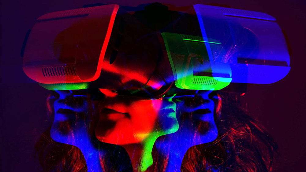 মূলত ব্লকচেন প্রযুক্তির সাহায্যে কাজ করে এই দুনিয়া। এই প্রযুক্তির সাহায্যেই কাজ করে বিটকয়েন, ইথেরিয়ামের মতো ক্রিপ্টোকারেন্সিগুলি। 